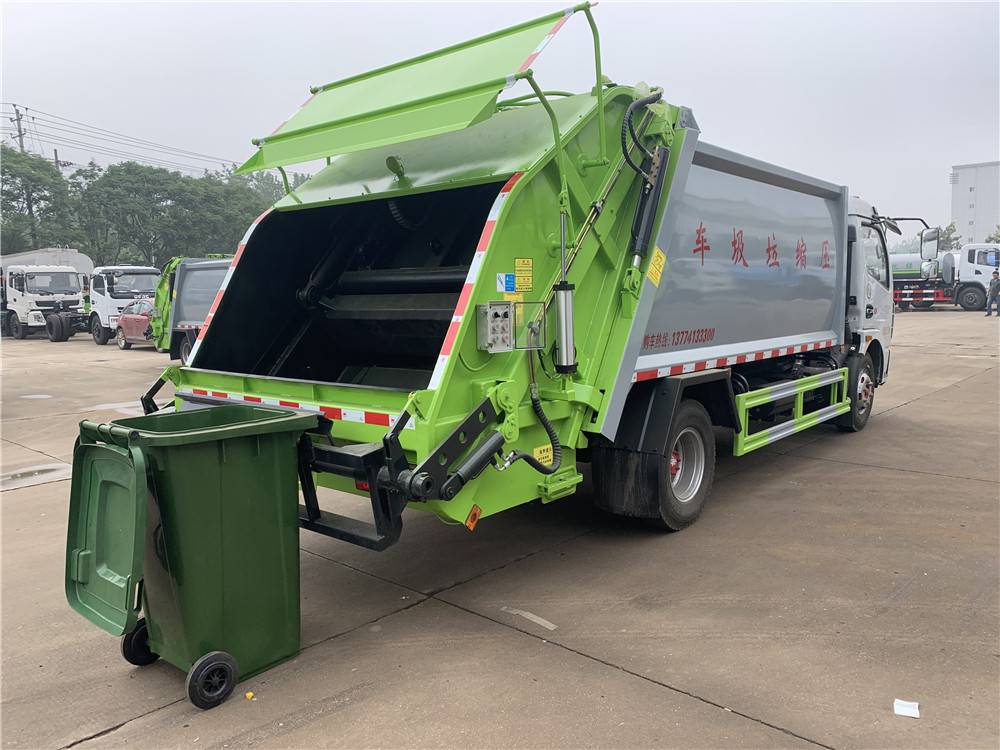 湖南衡陽天錦壓縮式垃圾分類車 14方壓縮式垃圾車價格解析與廠家油罐車對比